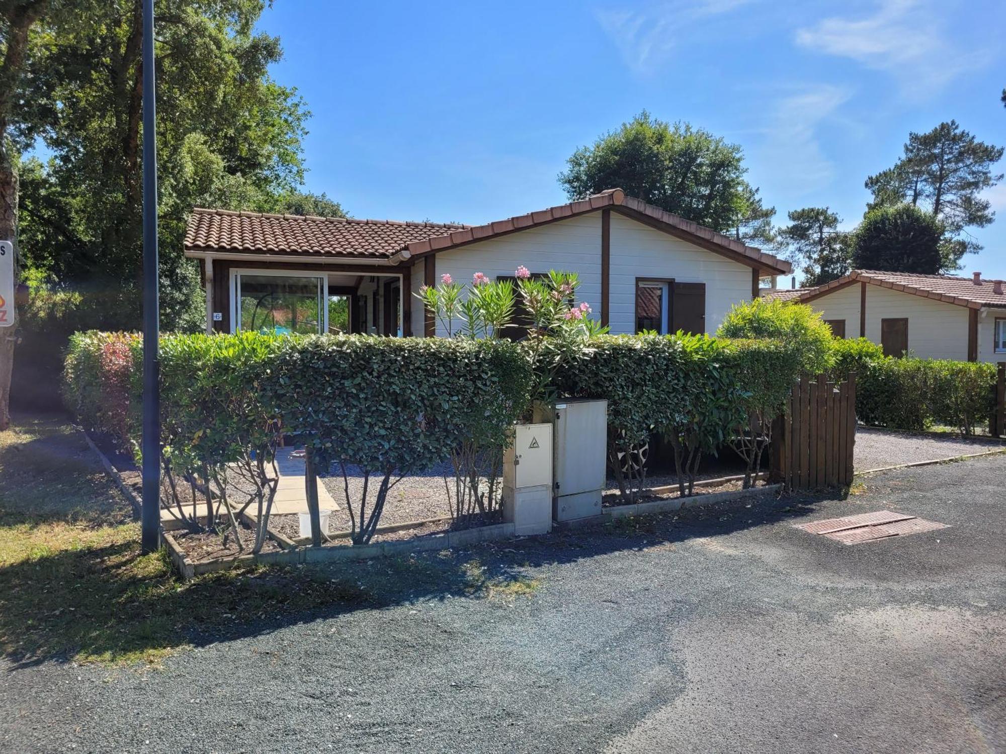 Chalet Familial Entre Lac Et Foret Azur エクステリア 写真